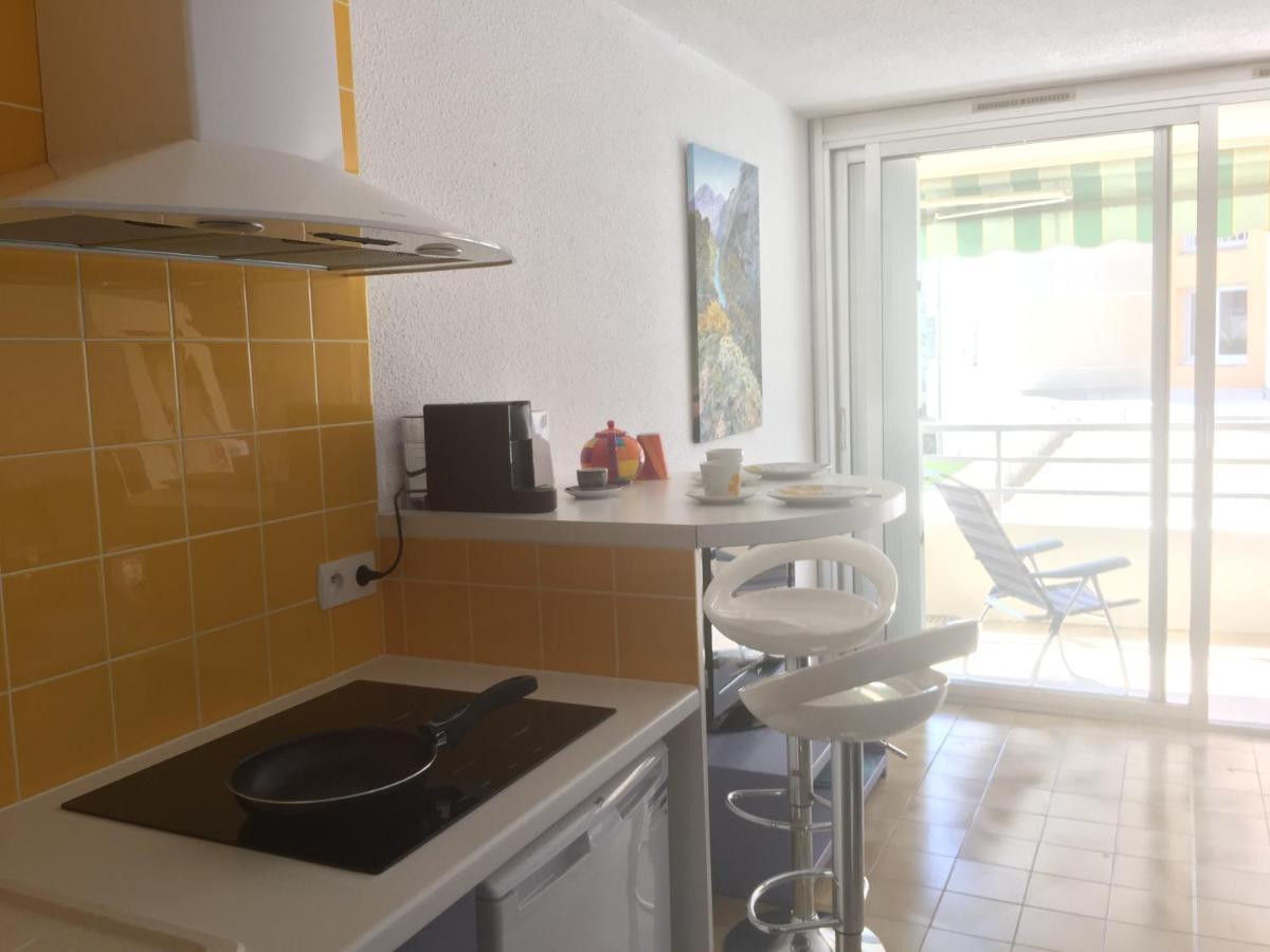 Studio 127, Vue Mer Et Piscine, Port Santa Lucia Сен-Рафаель Екстер'єр фото
