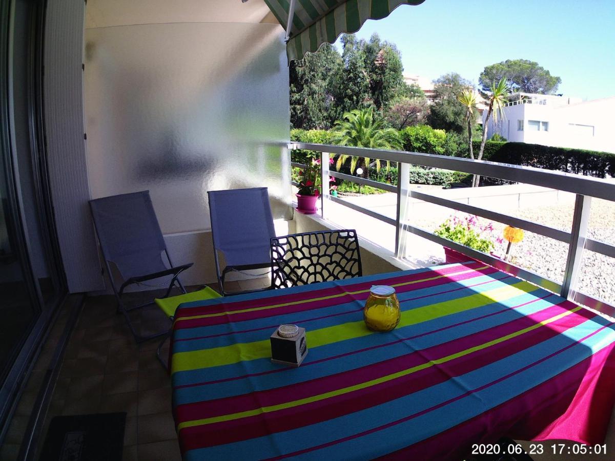 Studio 127, Vue Mer Et Piscine, Port Santa Lucia Сен-Рафаель Екстер'єр фото