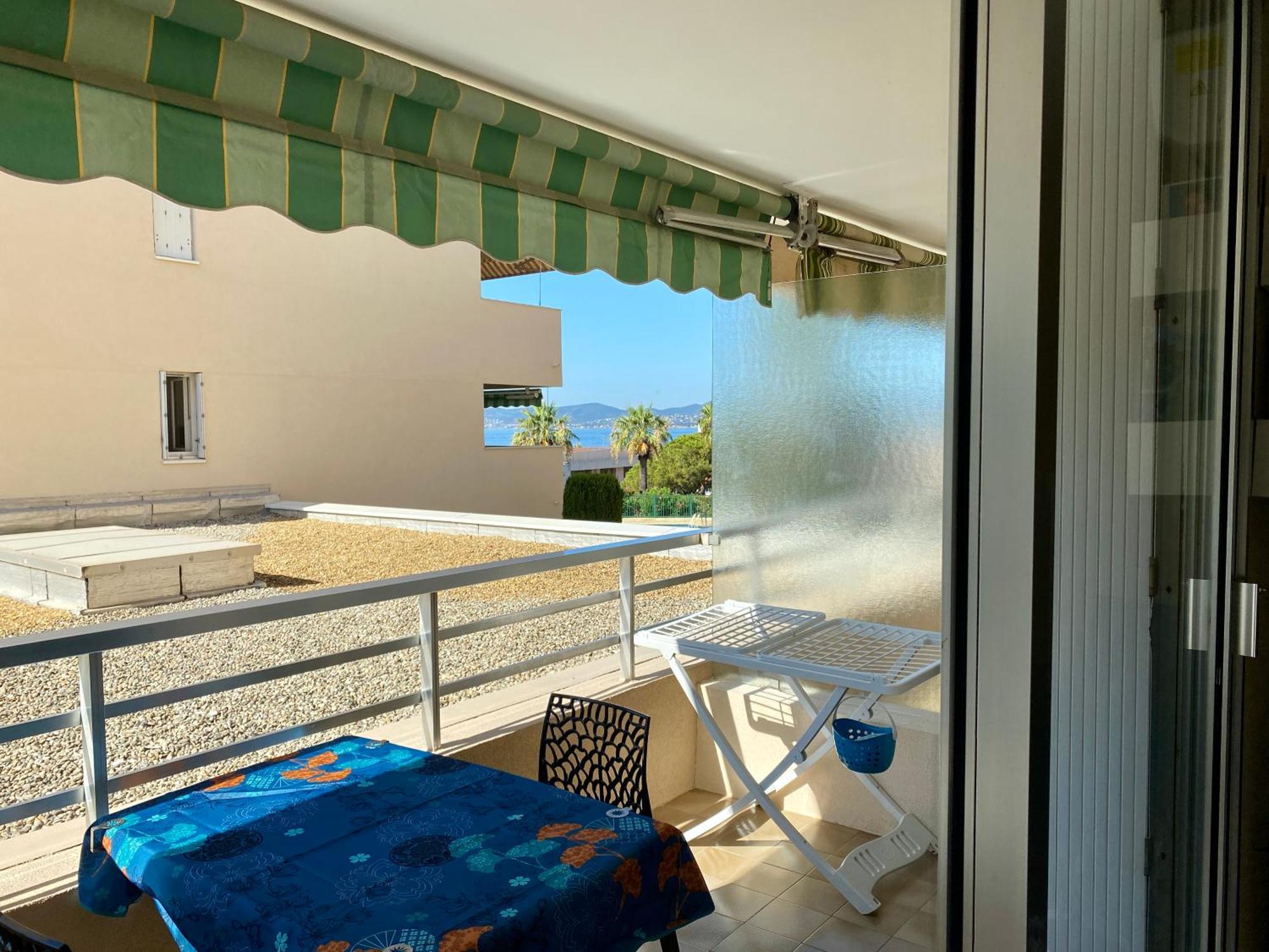 Studio 127, Vue Mer Et Piscine, Port Santa Lucia Сен-Рафаель Екстер'єр фото